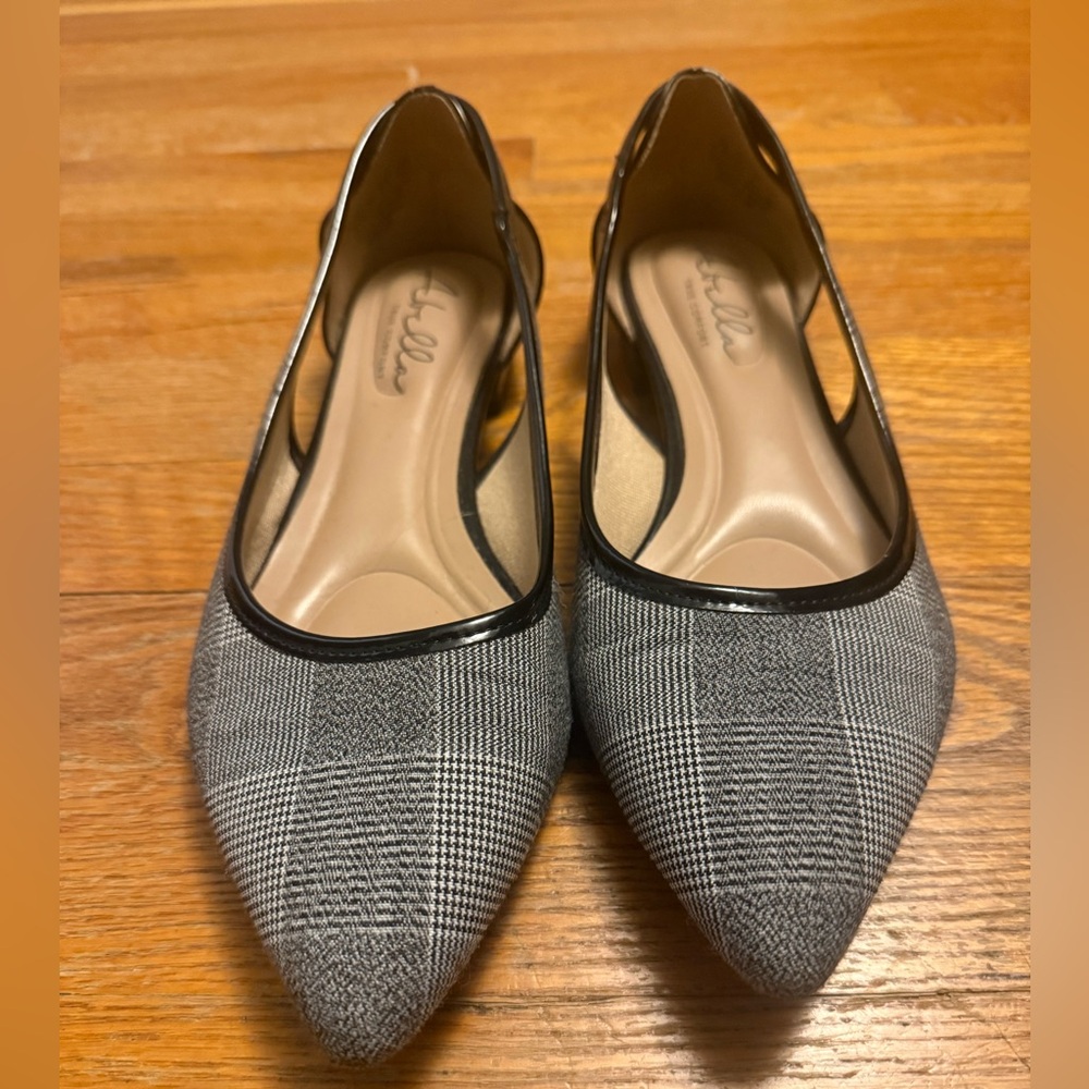 Abella Women’s Flats Abella Women’s 8.5 Gray Plaid Flats with Black Trim